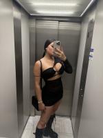 647371228: Chica busca chico en Sevilla