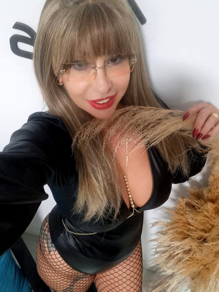 682687155: Chica busca chico en Pontevedra