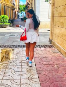 643742361: Chica busca chico en Madrid