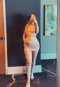 613773485: Chica busca chico en Barcelona