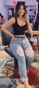 613773485: Chica busca chico en Barcelona