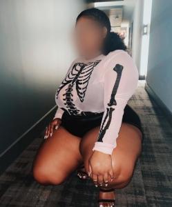 Chica busca chico en Huelva: 