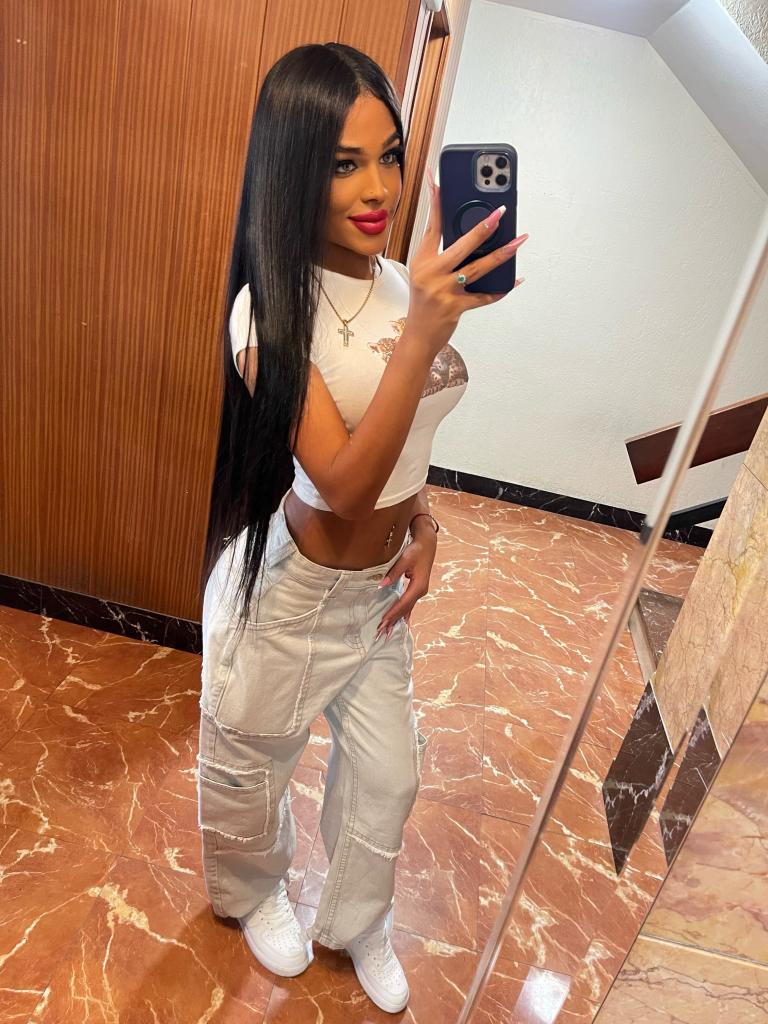 643967189: Travesti en Barcelona