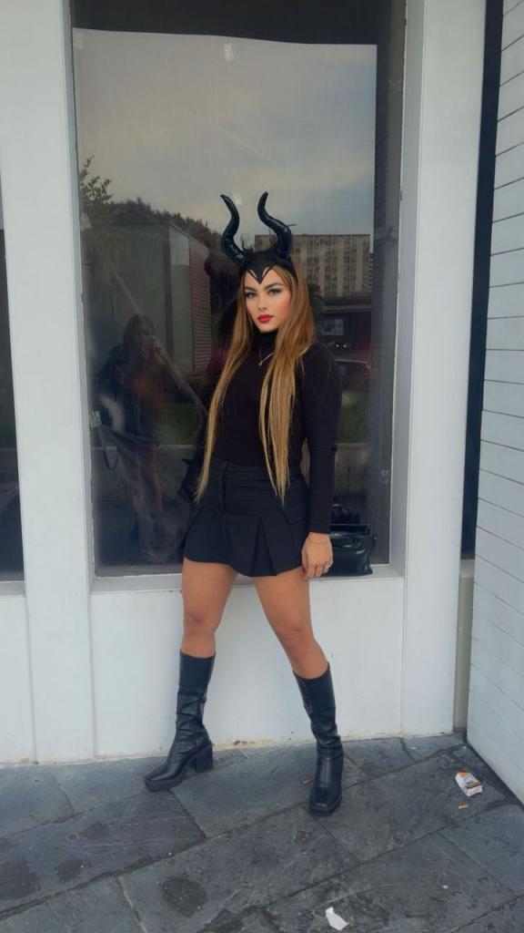 742049548: Chica busca chico en La Coruña