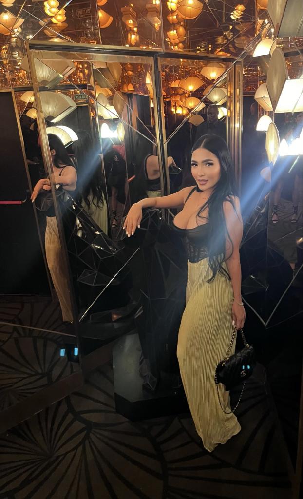 672290794: Chica busca chico en Barcelona