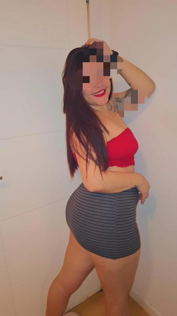 667423569: Chica busca chico en Madrid