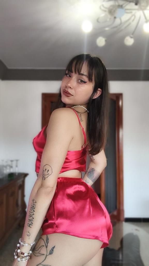 672978270: Chica busca chico en Mallorca