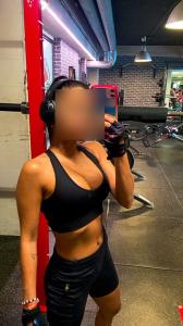 643856540: Chica busca chico en Navarra