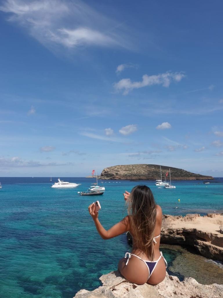 680694360: Chica busca chico en Madrid