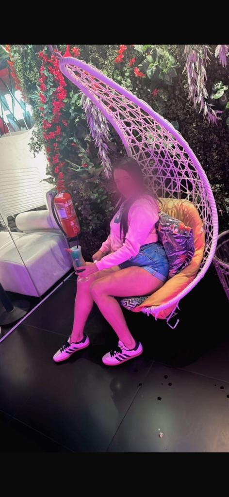 Chica busca chico en Granada: 