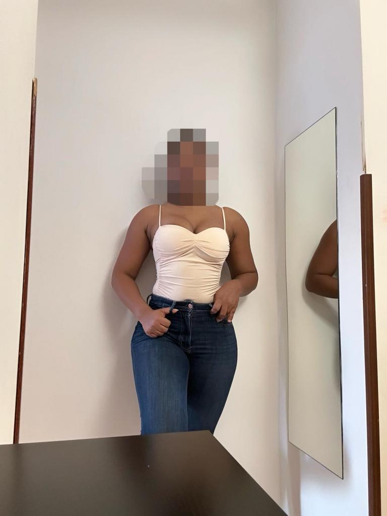 613541431: Chica busca chico en Tenerife