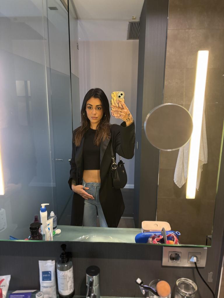 604155351: Chica busca chico en Sevilla