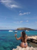 680694360: Chica busca chico en Madrid