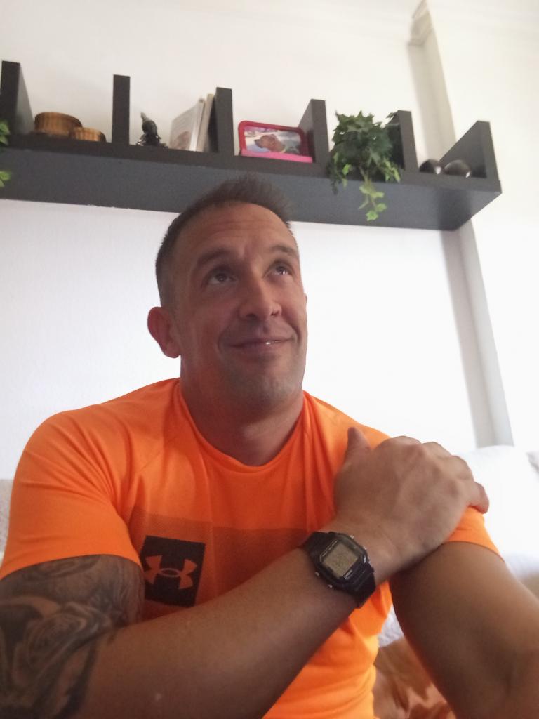 Chico busca chica en Las Palmas: 