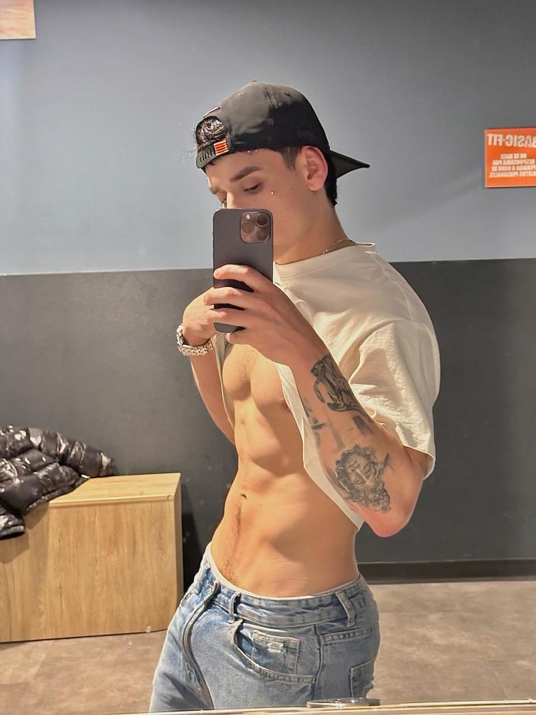 666432654: Chico busca chica en Valencia