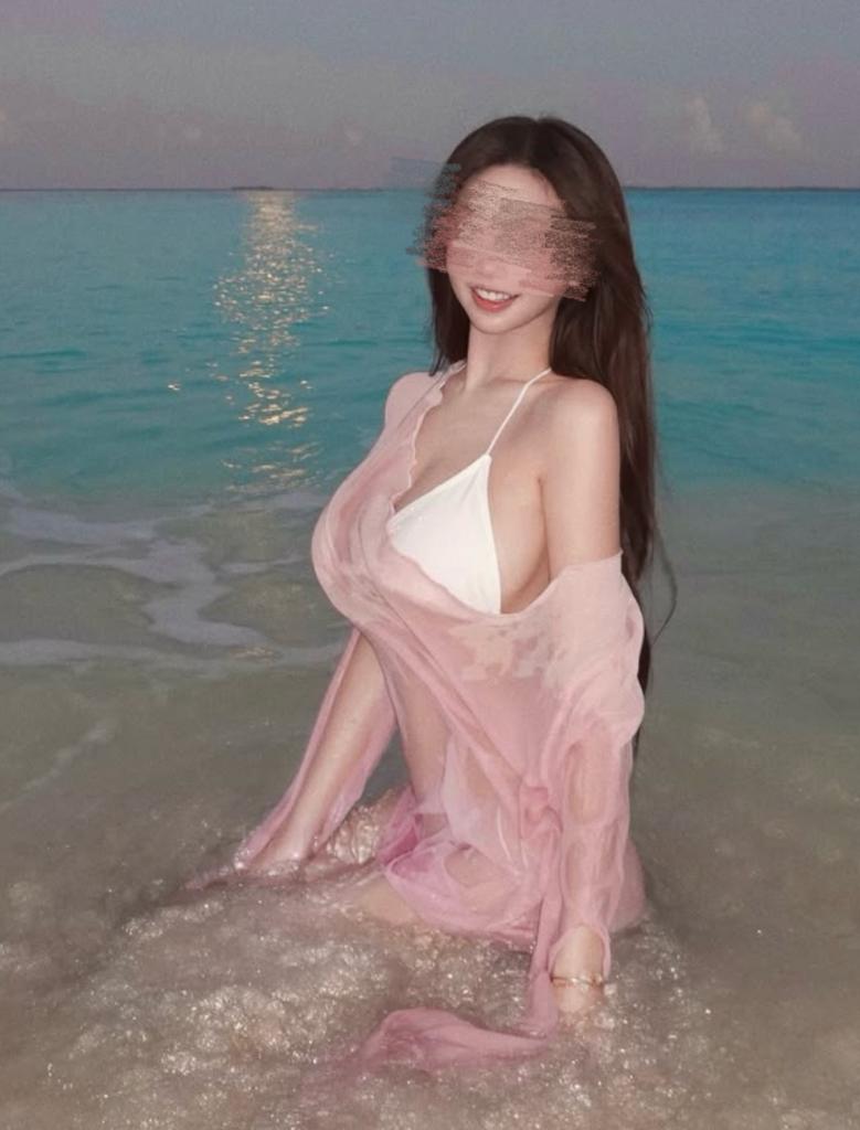 667592035: Chica busca chico en Barcelona