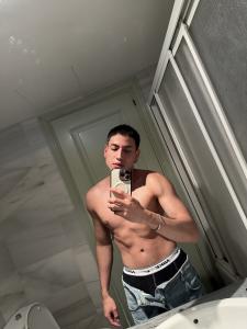 610880128: Chico busca chica en Valencia