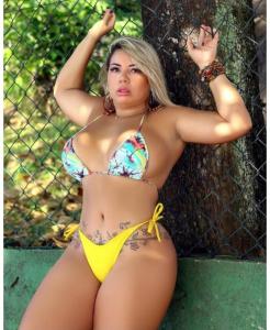 617039377: Chica busca chico en Sevilla