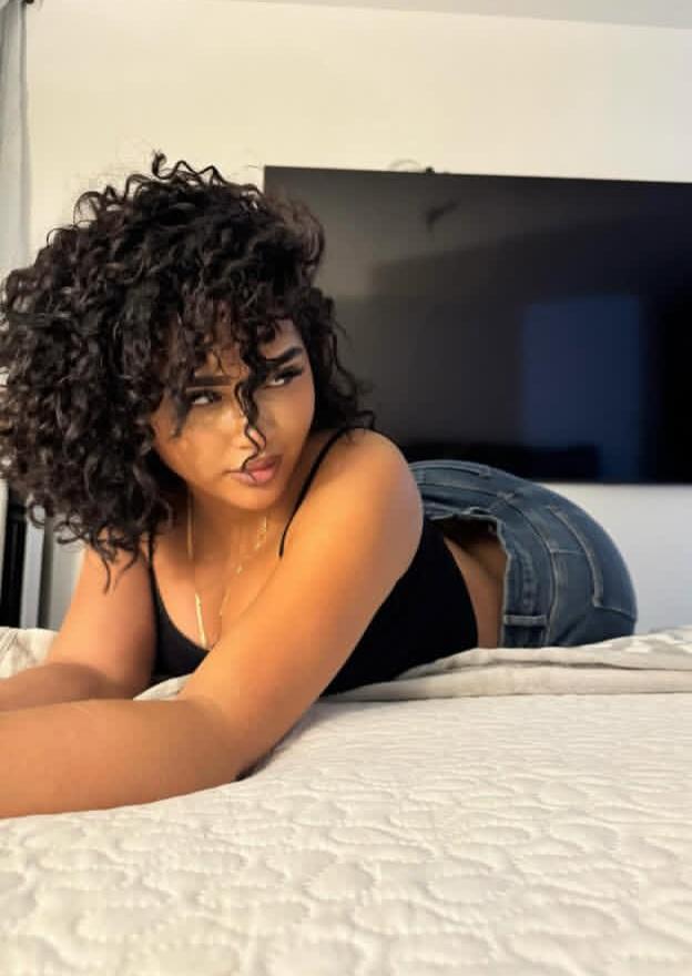 742082911: Chica busca chico en Murcia