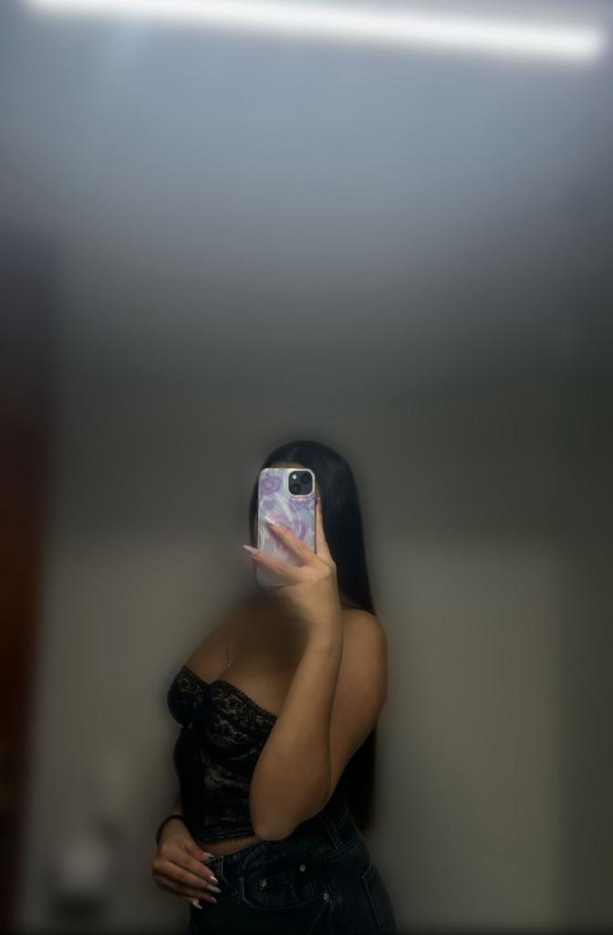 Chica busca chico en Ibiza: Chica busca chico