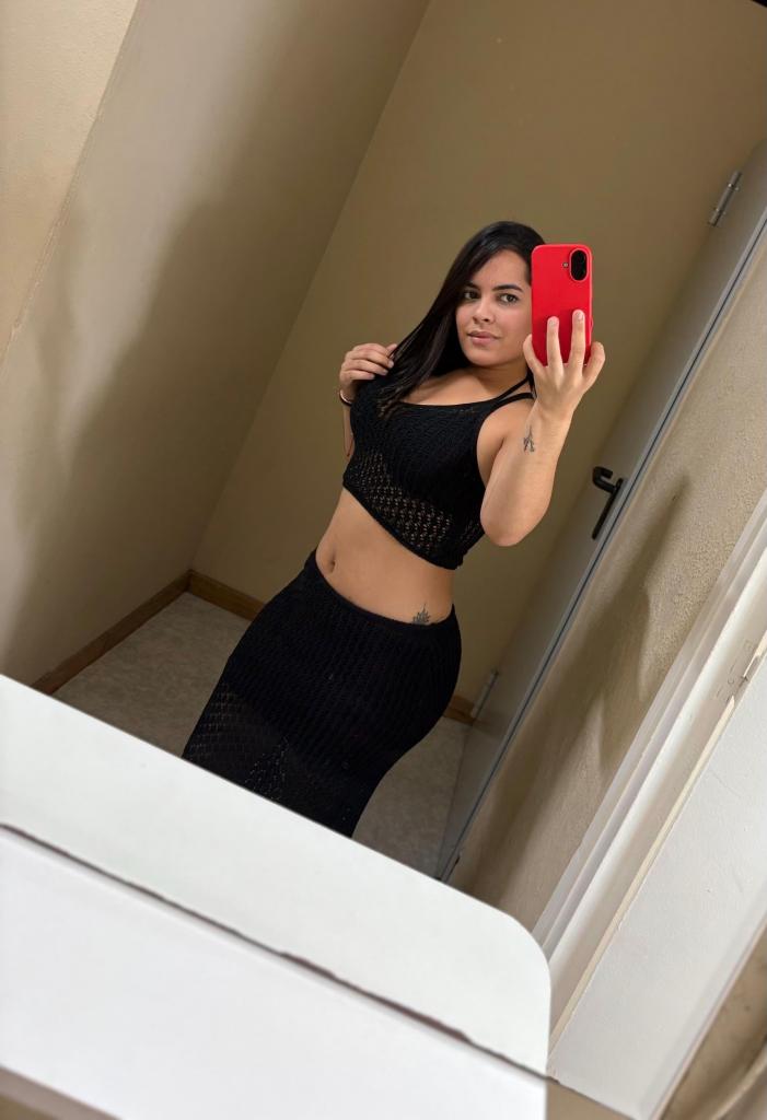 669022765: Chica busca chico en Barcelona