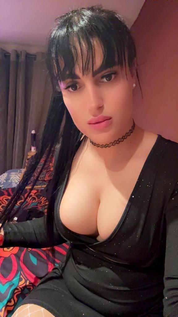 631718895: Chica busca chico en Tarragona