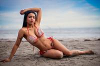 671134267: Chica busca chico en Sevilla