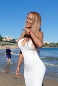 672874493: Chica busca chico en Barcelona