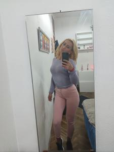 658096861: Chica busca chico en Valencia