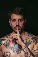 695355217: Chico busca chica en Barcelona