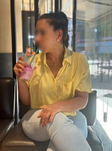 627480125: Chica busca chico en Sevilla