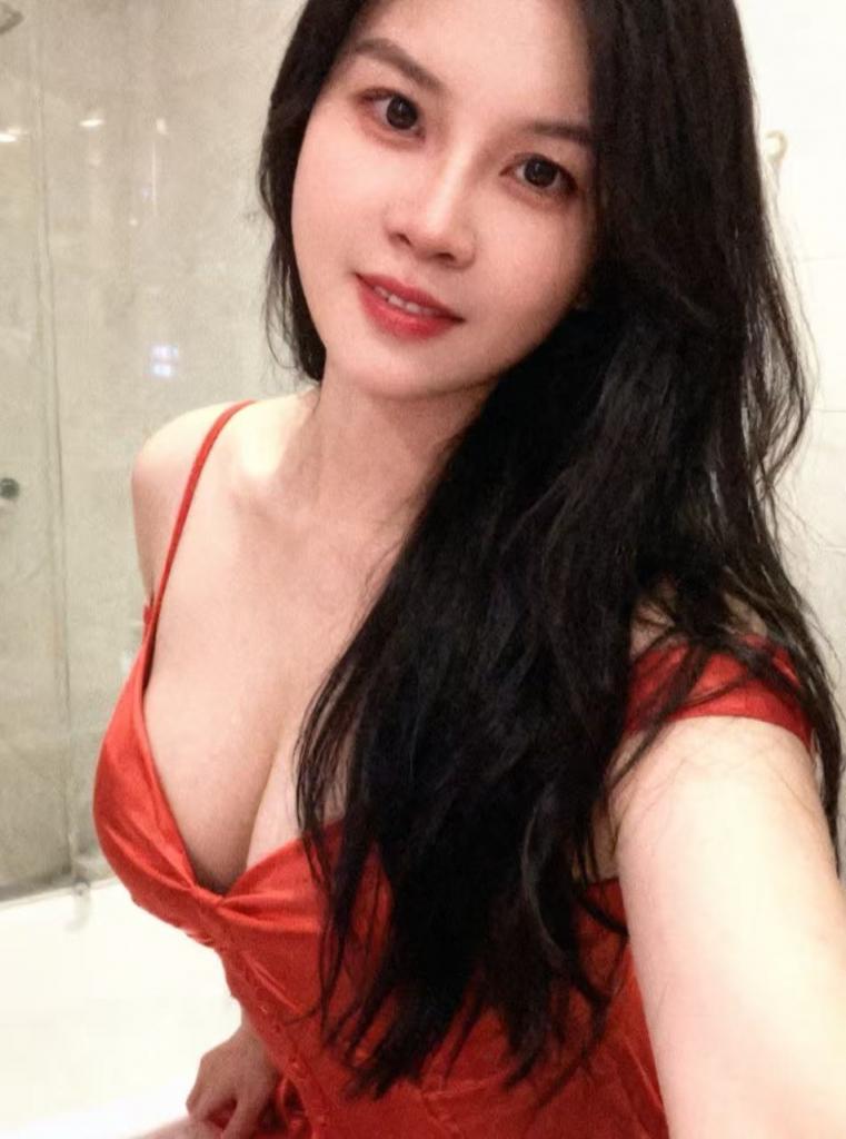 697964418: Chica busca chico en Madrid