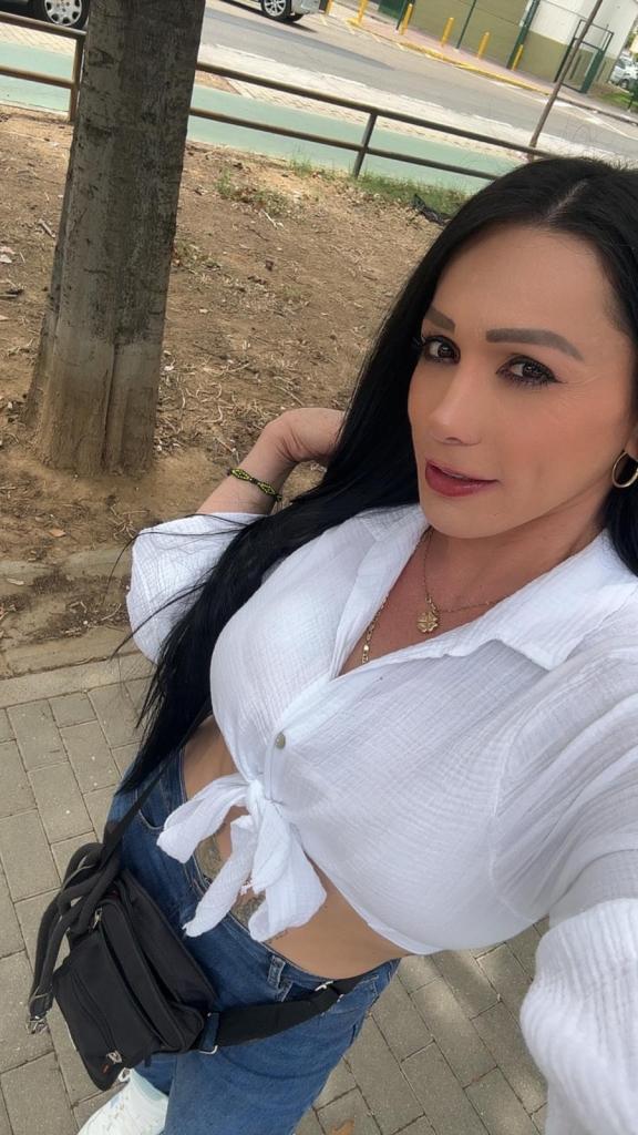 Chico busca chica en Sevilla: 