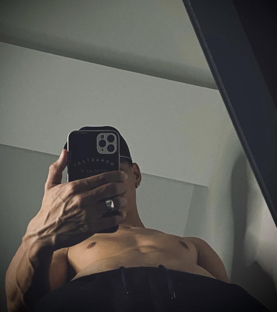 604342798: Chico busca chica en Valencia