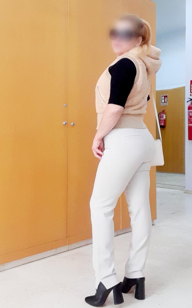 Chica busca chico en Almería: 