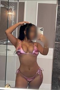 614740546: Chica busca chico en Navarra