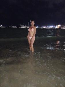 641520850: Chica busca chico en Barcelona