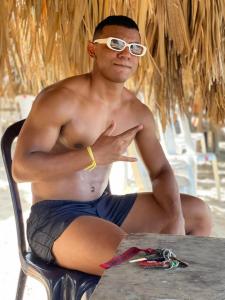 Chico busca chica en Gerona: 