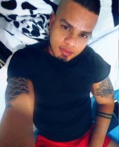 663124699: Chico busca chica en Pontevedra