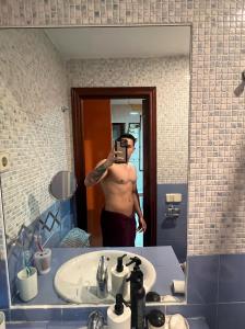 695918947: Chico busca chica en Madrid