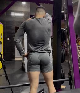 695918947: Chico busca chica en Madrid