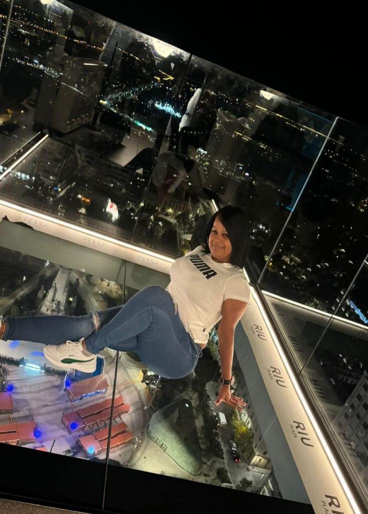 631149563: Chica busca chico en Pontevedra