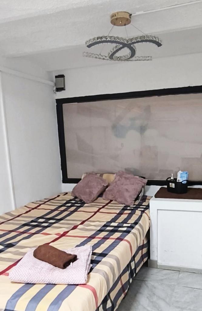 Chica busca chico en Barcelona: 