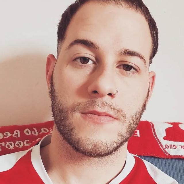 Chico busca chica en Sevilla: 