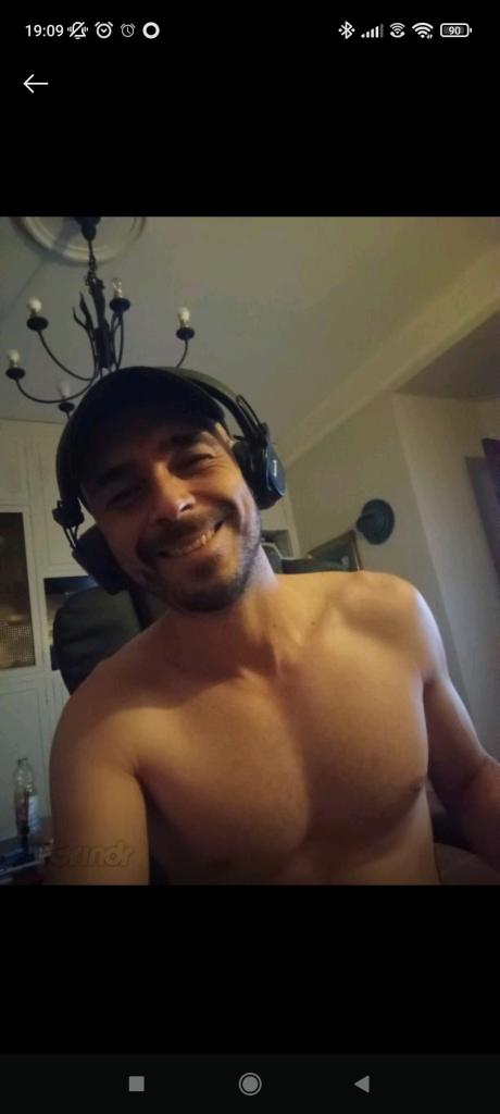 Chico busca chica en Asturias: 