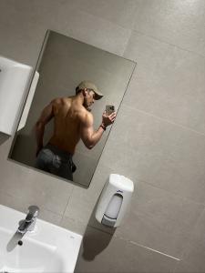 Chico busca chica en Barcelona: 