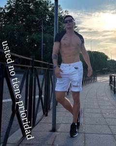 671796409: Chico busca chica en Zaragoza