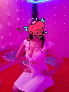 699112444: Chica busca chico en Barcelona