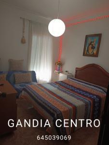 963702664: Chica busca chico en Valencia