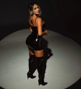 607465399: Chica busca chico en Navarra